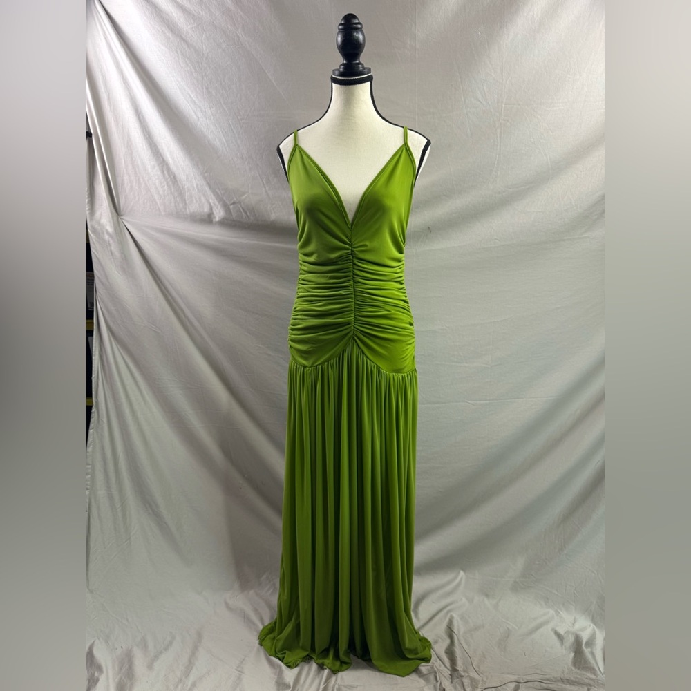 2 LEFT 🔥 Ruched Front Plunge Maxi Dress Green - Picture 9 of 11